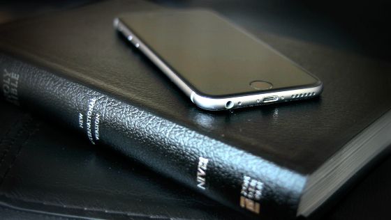 bible-cell-phone-03-blogImg.jpg