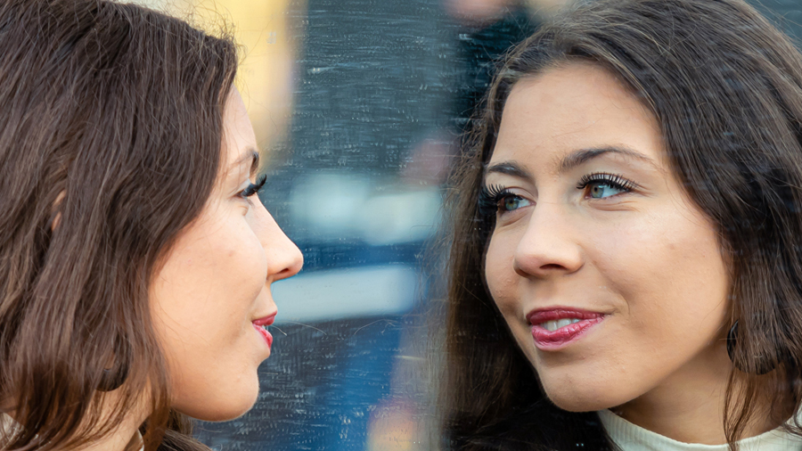 mirrored_fixed-woman.jpg